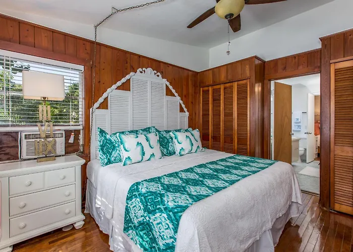 Coastal Escape - Indian Rocks *