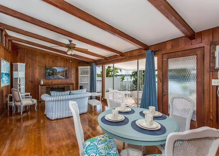 Coastal Escape - Indian Rocks Holiday home